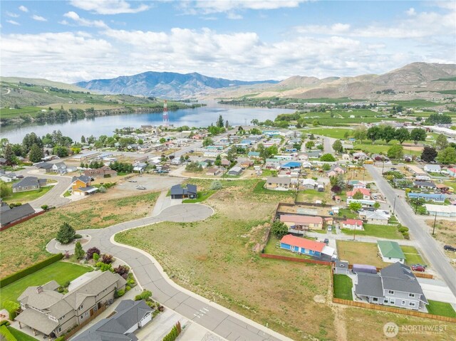 713 1st St S, Brewster, WA 98812
