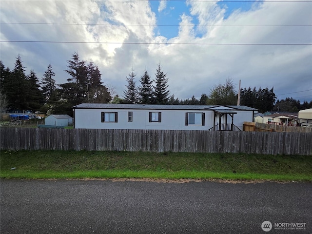 17925 Jordan St SW, Rochester, WA 98579 - manufactured / mobile home with fence