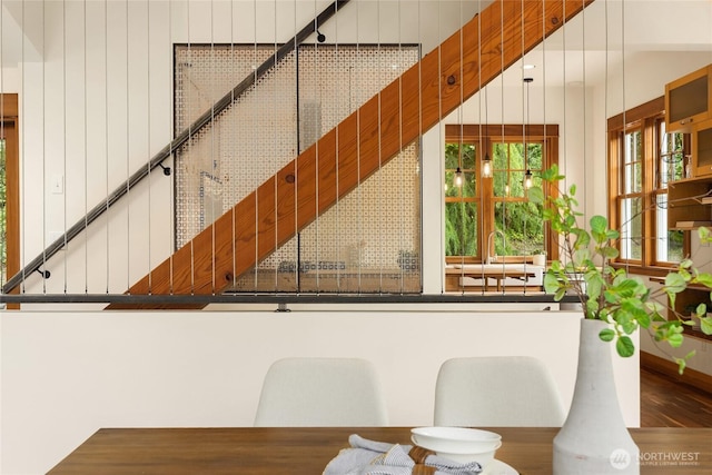 8285 NE Beck Rd, Bainbridge Island, WA 98110 - view of dining area