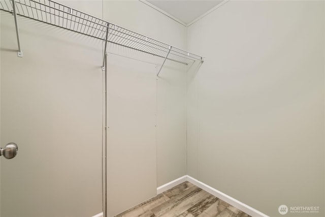 12814 NE 190th Pl, Bothell, WA 98011 - walk in closet featuring light wood-type flooring