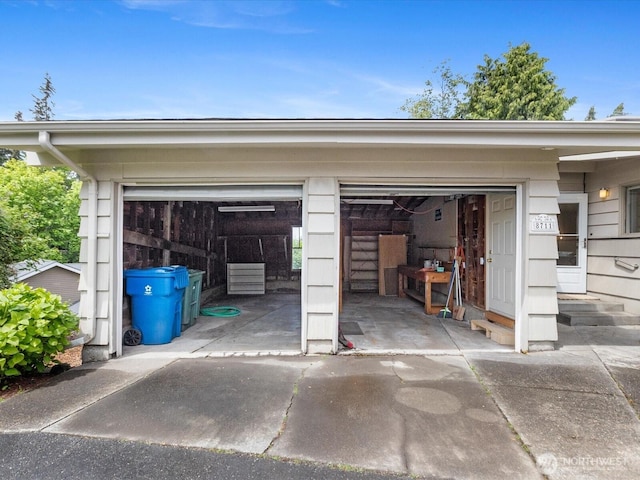 8711 Bowdoin Way, Edmonds, WA 98026 - view of garage