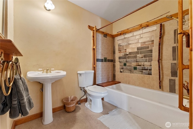 117 Vintin Rd, Carlton, WA 98814 - bathroom featuring toilet, shower / tub combination, and baseboards