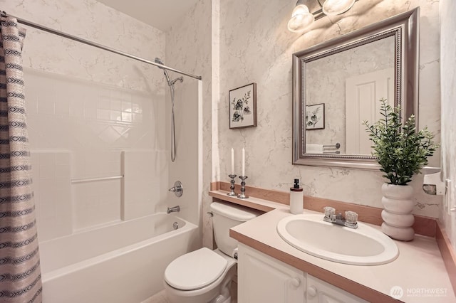4313 S 220th Pl Unit 18-2, Kent, WA 98032 - full bath with shower / bathtub combination with curtain, toilet, and vanity