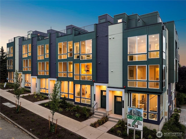 1523 N 39th St, Seattle, WA 98103 - view of back of property at dusk