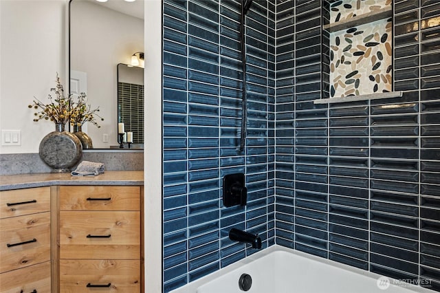 21 Hexon Rd, Selah, WA 98942 - full bath featuring shower / tub combination and vanity
