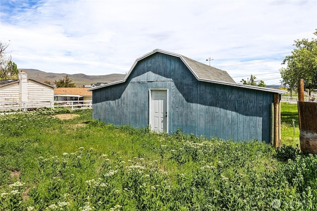 21 Hexon Rd, Selah, WA 98942 - view of barn featuring fence and a mountain view