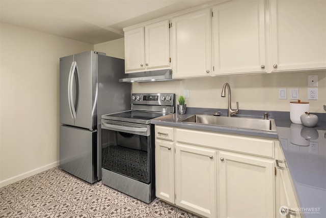 2249 78th Ave SE, Mercer Island, WA 98040 - kitchen with appliances with stainless steel finishes, under cabinet range hood, a sink, baseboards, and white cabinets
