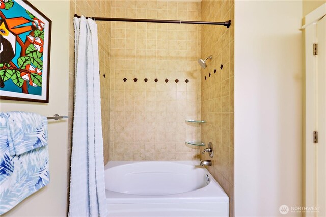 400 Washington Ave Unit 415, Bremerton, WA 98337 - full bath with shower / bath combination with curtain