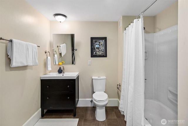 4404 Montana Cir W, Seattle, WA 98199 - bathroom with toilet, shower / bath combo, vanity, and baseboards
