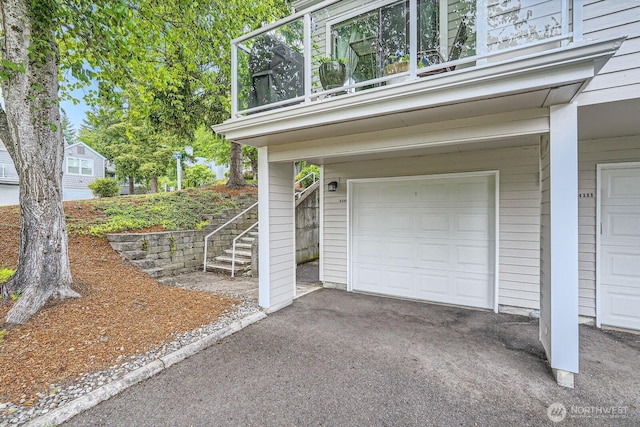 4105 Providence Point Dr SE, Issaquah, WA 98029 - garage featuring asphalt driveway