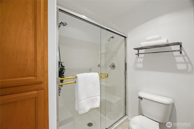 4133 156th St SW Unit 7, Lynnwood, WA 98087 - full bath featuring a stall shower and toilet