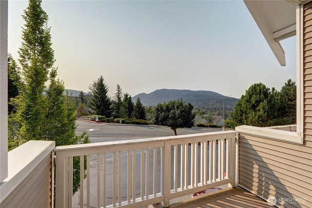 23120 SE Black Nugget Rd Unit A2, Issaquah, WA 98029 - balcony with a mountain view