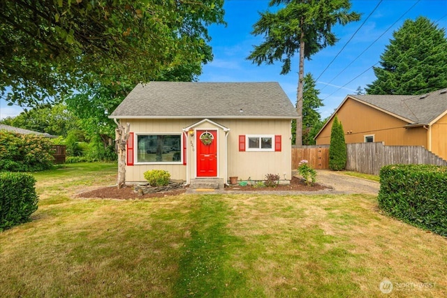 3270 Pine St, Longview, WA 98632 - bungalow-style home featuring driveway and a shingled roof