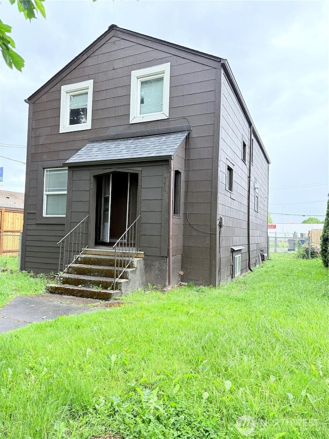 328 S Division St, Auburn, WA 98001 - view of front facade featuring entry steps