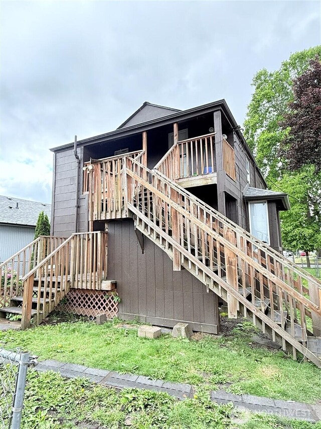 328 S Division St, Auburn, WA 98001 - view of property exterior featuring stairs
