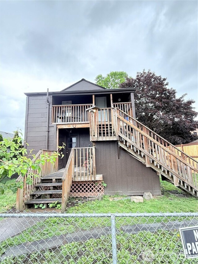 328 S Division St, Auburn, WA 98001 - rear view of house featuring stairs