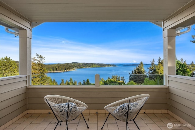 6715 NE Dapple Ct, Bainbridge Island, WA 98110 - balcony featuring a water view