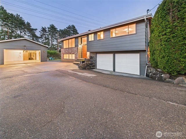 11242 Fremont Ave N Unit B, Seattle, WA 98133 - raised ranch featuring an outbuilding