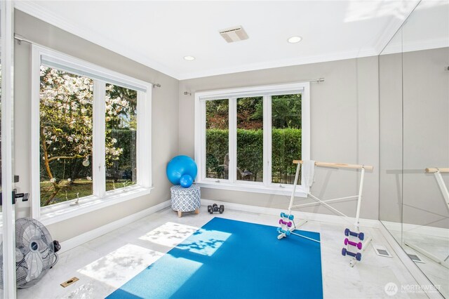 8150 Evergreen Ln, Mercer Island, WA 98040 - workout area with healthy amount of natural light, baseboards, ornamental molding, and recessed lighting