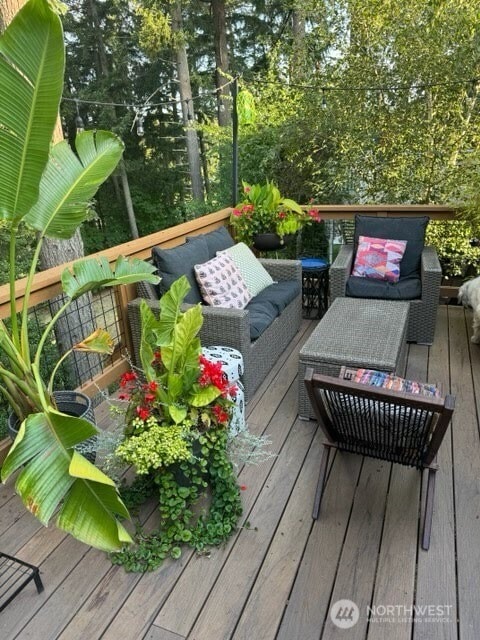 4017 239th Pl SE, Sammamish, WA 98029 - view of wooden terrace