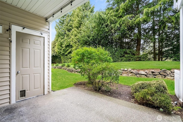 5400 Harbour Pointe Blvd Unit E102, Mukilteo, WA 98275 - view of patio / terrace