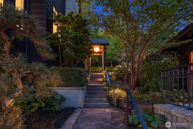 10208 47th Ave SW, Seattle, WA 98146 - view of yard featuring stairs