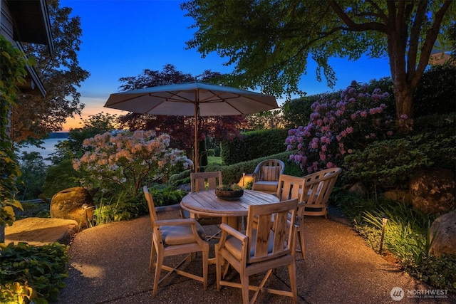 10208 47th Ave SW, Seattle, WA 98146 - view of patio / terrace with outdoor dining area