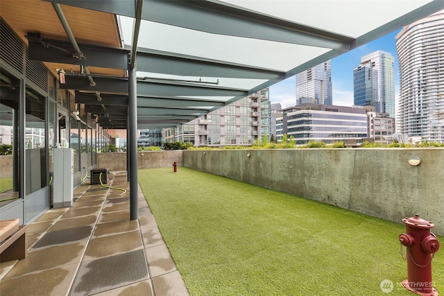 1808 Minor Ave Unit 301, Seattle, WA 98101 - view of grassy yard featuring a view of city