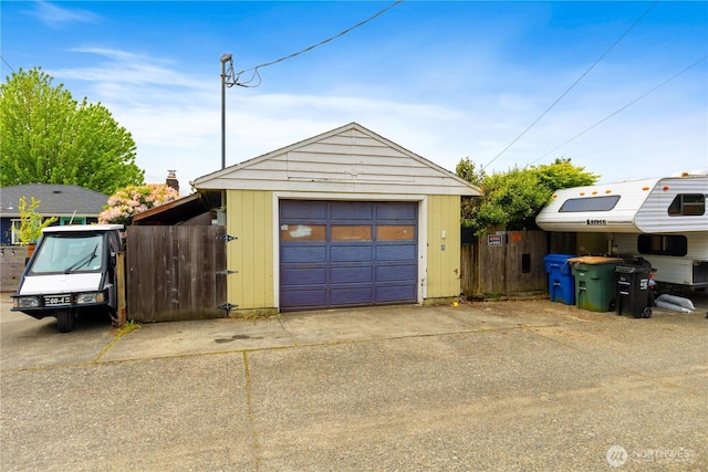 4808 38th Ave SW, Seattle, WA 98126 - detached garage featuring concrete driveway