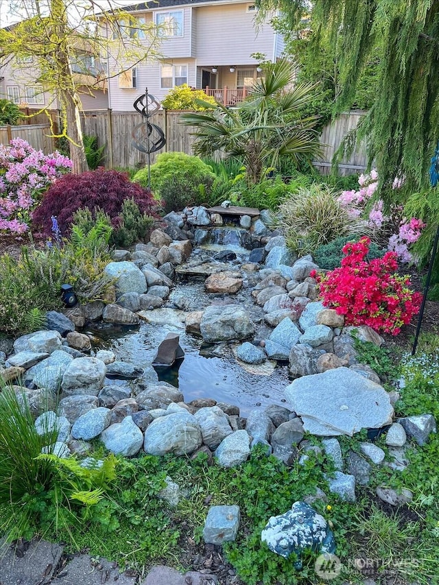 17910 Spruce Way, Lynnwood, WA 98037 - view of yard featuring fence