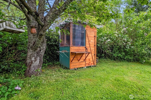 17910 Spruce Way, Lynnwood, WA 98037 - view of outdoor structure with an outbuilding