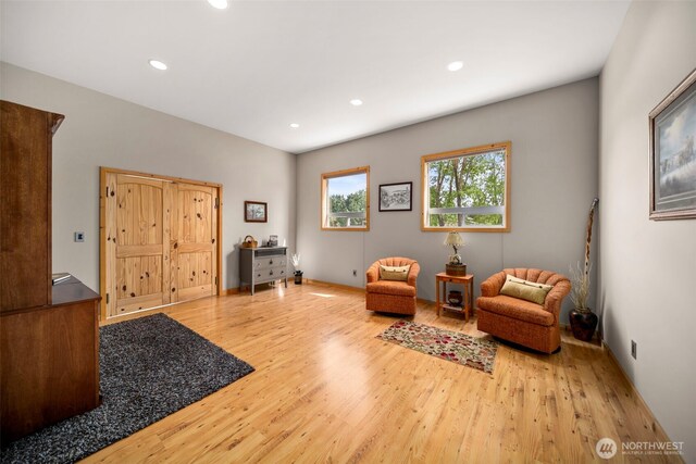 2720 NW Cascade Ave, East Wenatchee, WA 98802 - sitting room with wood finished floors and recessed lighting