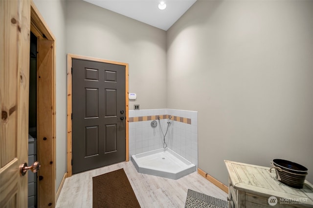 2720 NW Cascade Ave, East Wenatchee, WA 98802 - entrance foyer with light wood-style flooring and baseboards