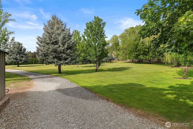 2720 NW Cascade Ave, East Wenatchee, WA 98802 - view of community featuring a lawn