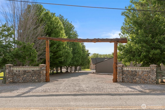 2720 NW Cascade Ave, East Wenatchee, WA 98802 - gate with fence