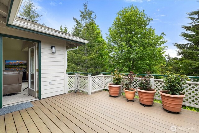 2012 Creekside Ln, Anacortes, WA 98221 - view of deck