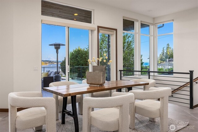 8553 NE Juanita Dr, Kirkland, WA 98034 - dining space with baseboards