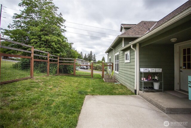 315 SW C St, Tumwater, WA 98512 - view of yard featuring a patio area