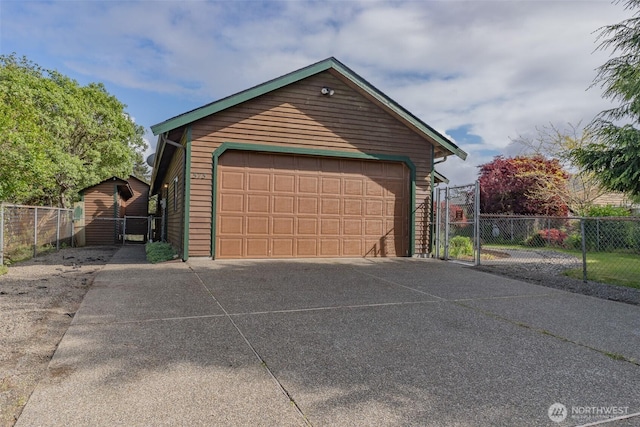 575 Kahkwo Ct SE, Ocean Shores, WA 98569 - detached garage with a gate