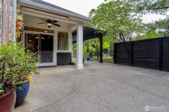 711 SE Pheasant Run, College Place, WA 99324 - view of patio with ceiling fan and fence