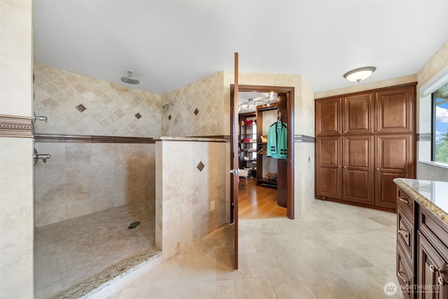 916 Kari Ln, Steilacoom, WA 98388 - bathroom with tiled shower and vanity
