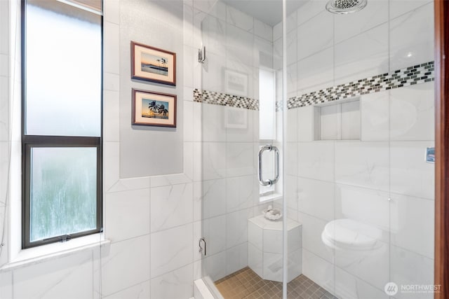 916 Kari Ln, Steilacoom, WA 98388 - full bathroom with a shower stall