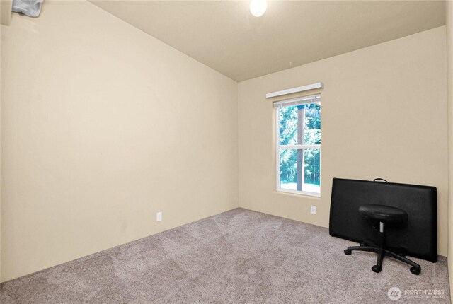 178 Bear View Dr, Chehalis, WA 98532 - unfurnished office featuring carpet