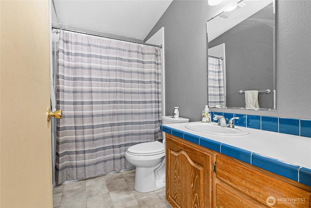 178 Bear View Dr, Chehalis, WA 98532 - full bath featuring vanity, toilet, and a shower with curtain