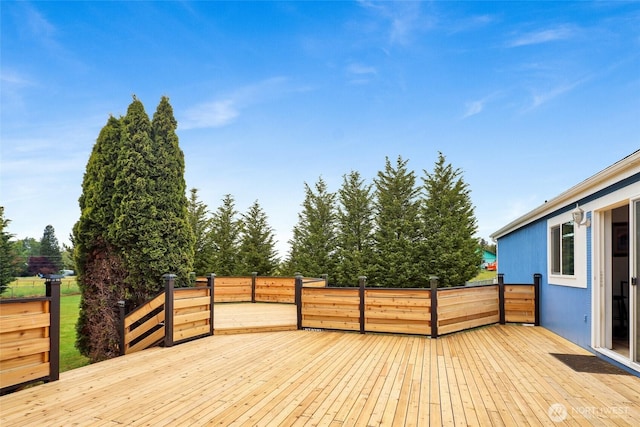 7135 W 40th Dr, Ferndale, WA 98248 - wooden deck with fence