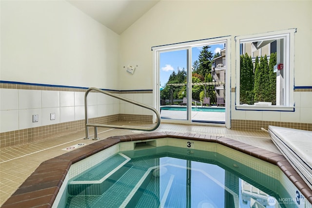 11307 NE 128th St Unit G204, Kirkland, WA 98034 - view of swimming pool