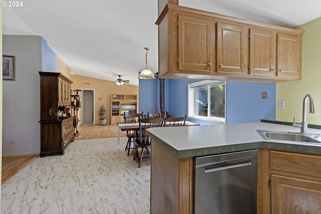 632 Meier Rd, Winlock, WA 98596 - kitchen featuring dishwasher, a sink, ceiling fan, lofted ceiling, and a peninsula
