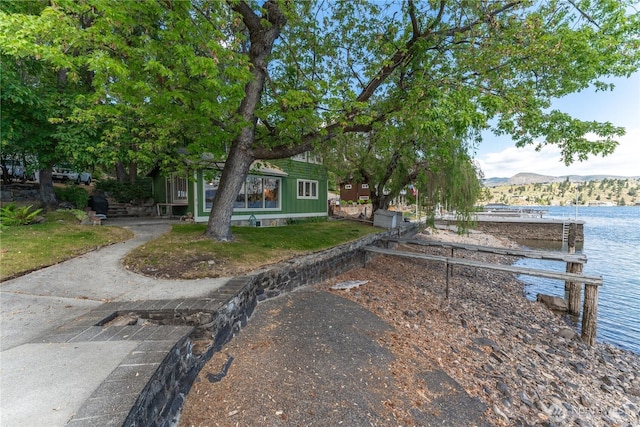 11194 S Lakeshore Rd, Chelan, WA 98816 - view of front of home featuring a water and mountain view