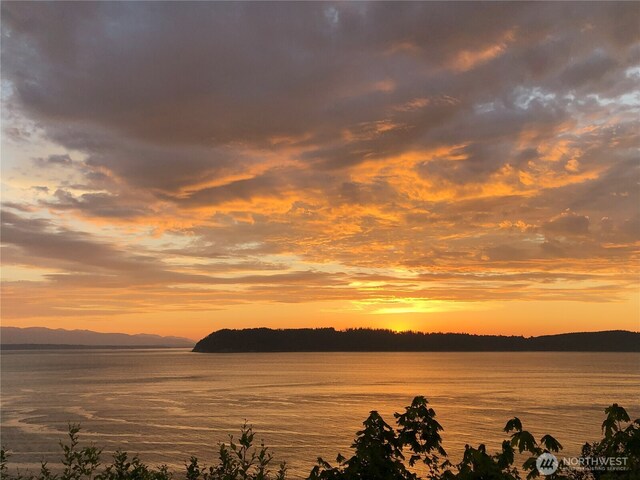 6611 Waterton Cir, Mukilteo, WA 98275 - water view featuring mountains