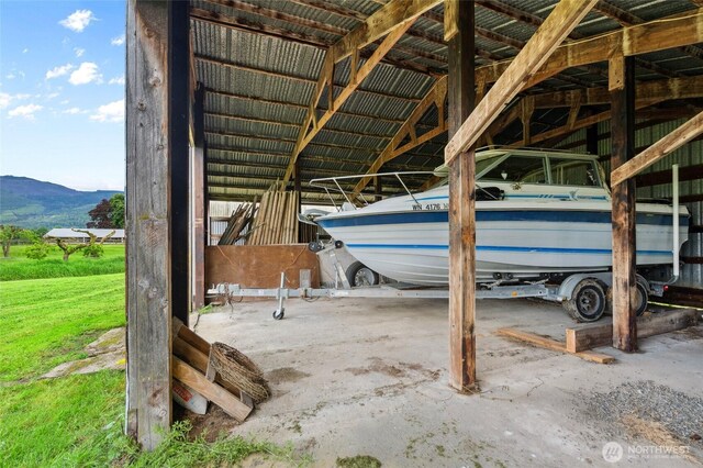 6515 Lawrence Rd, Everson, WA 98247 - garage featuring a mountain view